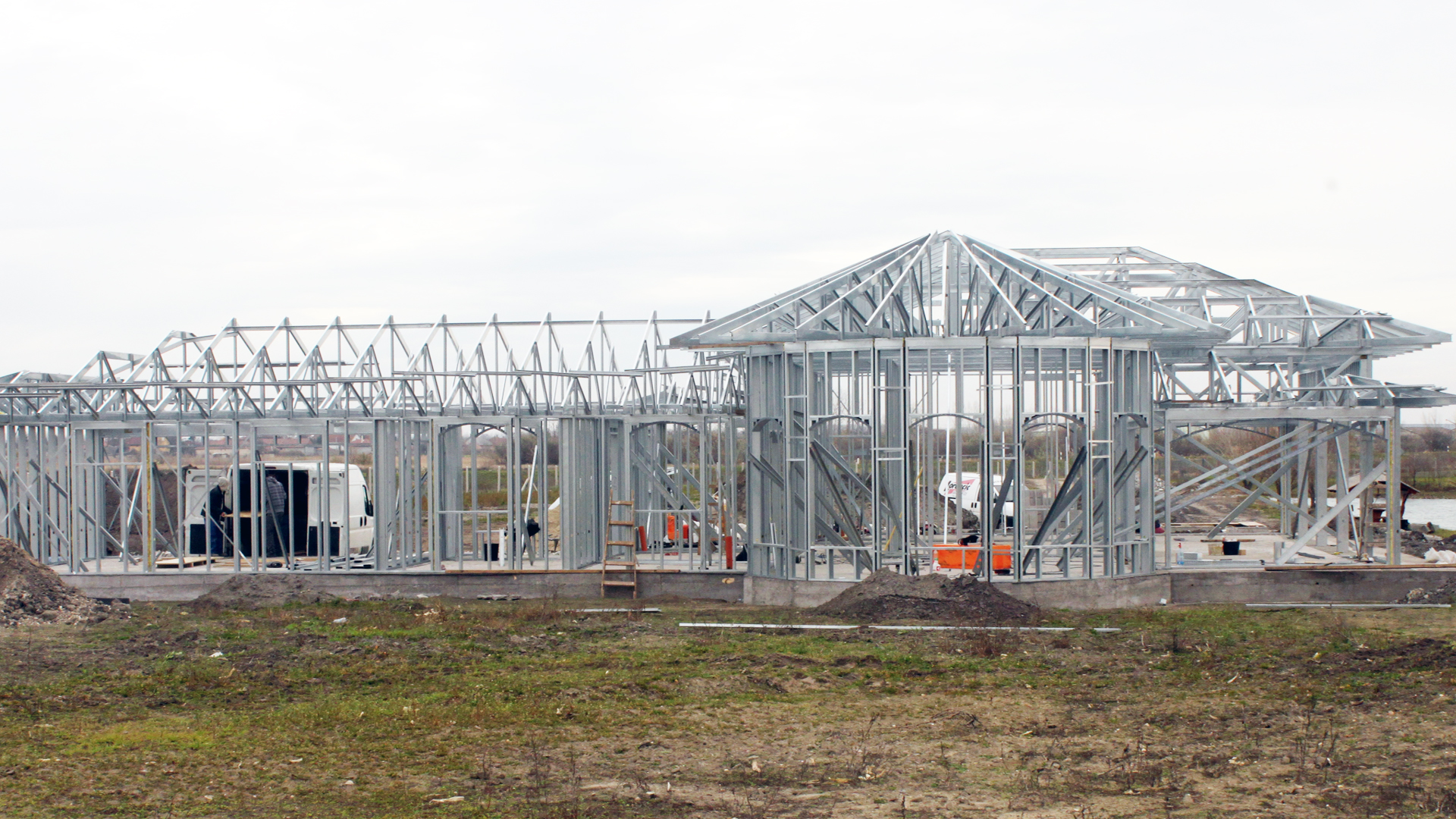 HORIZONT-4.jpg HORIZONT-4.jpg